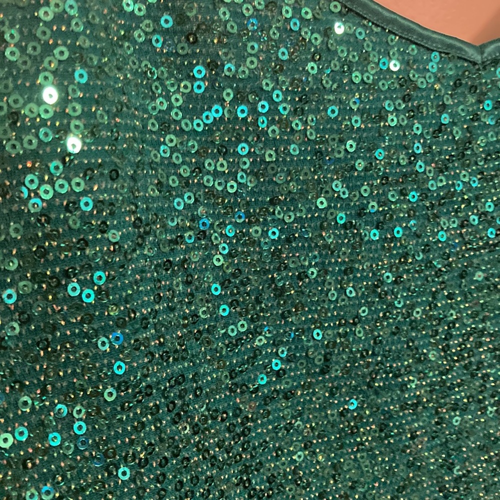 🟪 Express Women’s Green Sequin Adjustable Strap Camisole (size M) - Picture 4 of 7